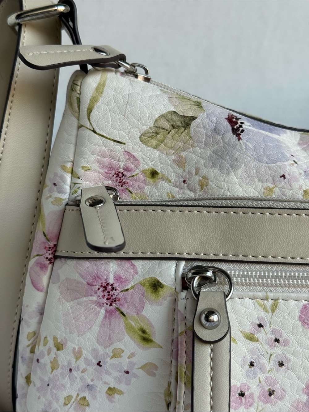 Giani Bernini Floral Faux-Leather Medium Hobo Crossbody Bag NWOT - Picture 14 of 16